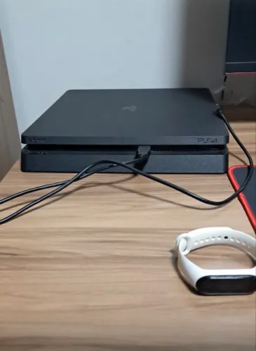 Ps4 Slim Original 1Tb + 2 controles e jogos