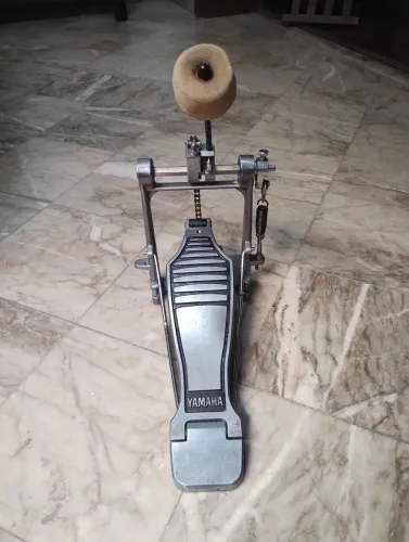 Pedal de Bumbo YAMAHA 