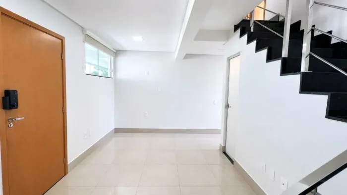 Apartamento Duplex com 2 dormitórios à venda, 84 m² por R$ 450.000,00 - Vila São João - Go