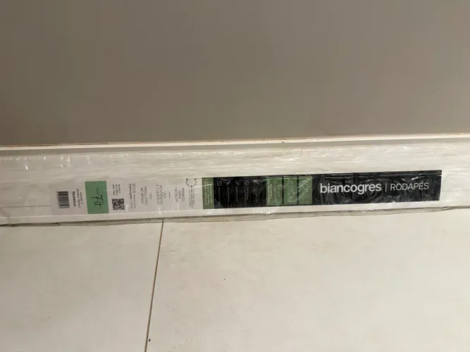 Rodapé Santa Luzia Bianco Gress Branco 10cm x 2,40m | 10 unidades lacradas