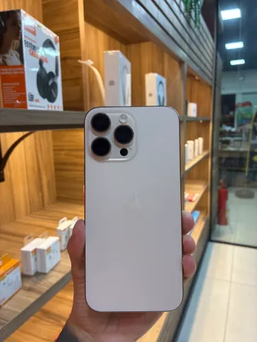 iPhone 16 Pro Max - 256GB - 90% Bateria