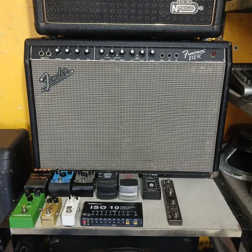 Amplificador de guitarra Fender 212R