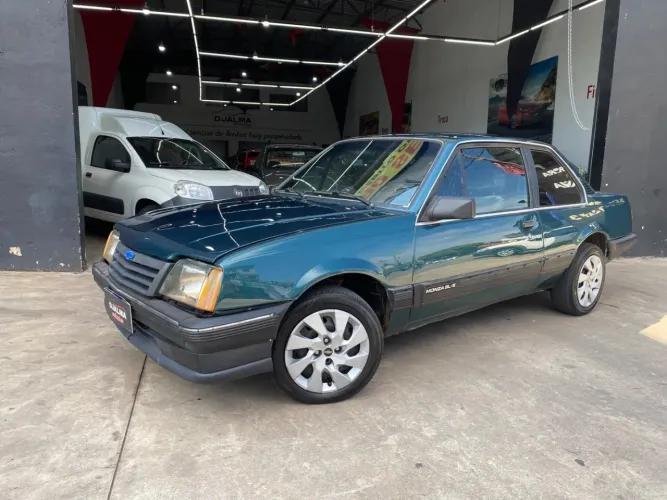 Chevrolet Monza 1989