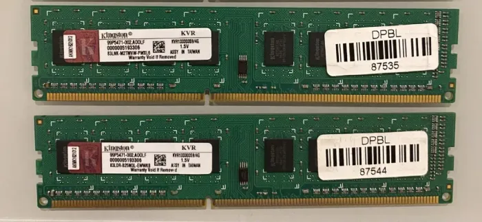 Memória Kingston KVR1333D3S9/4G - 2 peças