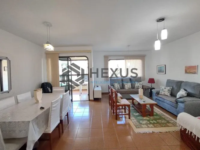 Apartamento com varanda na região da Brunella na Praia da Enseada, Guaruja