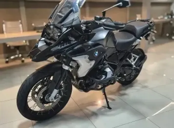 R1250 triple black 719 2022