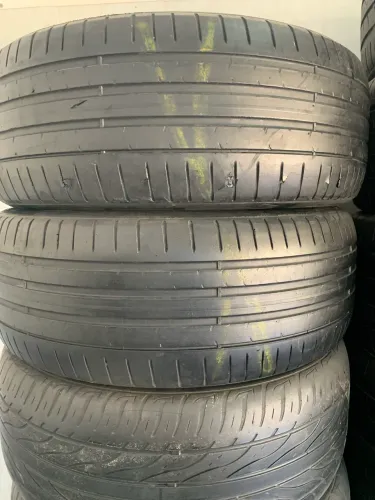 Par de pneu 245/45/20