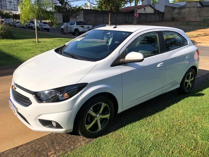 Chevrolet Onix Hatch LTZ 1.4 8V Flex Aut. 4P 2019