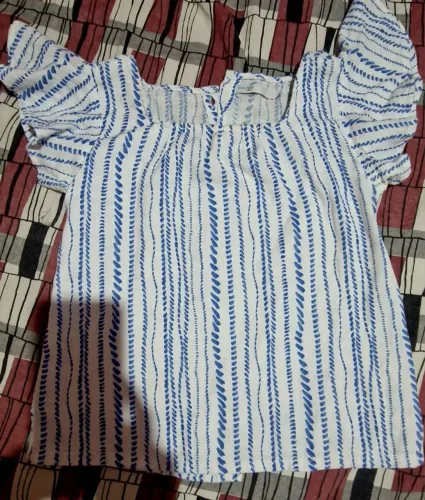 Roupas novas e usadas