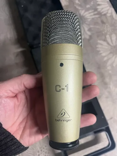 Behringer C-1 ? Microfone Condensador Profissional para Estúdio