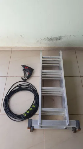 ALUGUEL LOCAÇÃO DE FURADEIRA ESCADA ARTICULA E EXTENSÃO PARA TRABALHOS LEVES<br>