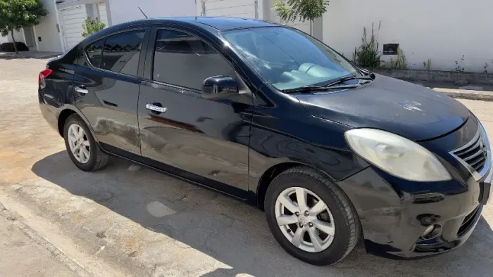 Nissan Versa SL 1.6 16V Flex Fuel 4P Mec. 2013