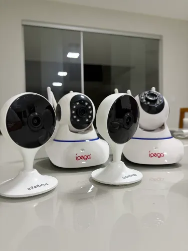 Lote 4 Câmeras de Segurança Wi-Fi Intelbras iPega