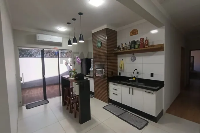 Casa Mobiliada em Lins: 3 Quarts, Segurança Total