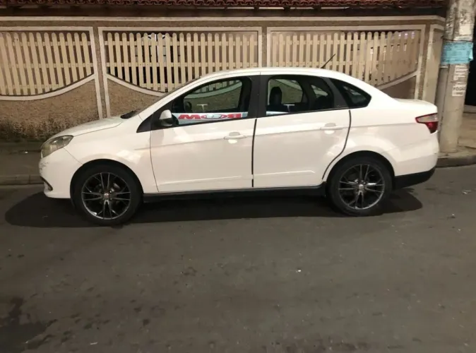 Fiat Grand Siena Attrac. 1.4 EVO F.flex 8V 2013