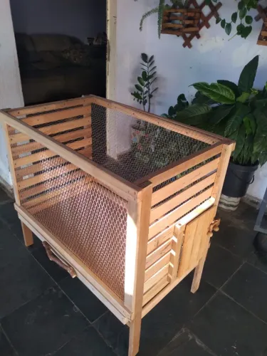 Gaiola de madeira