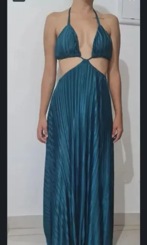 Vestido plissado de festa