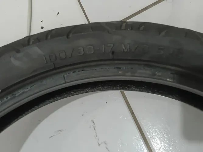 Pneu 100/80-17 dianteiro pirreli