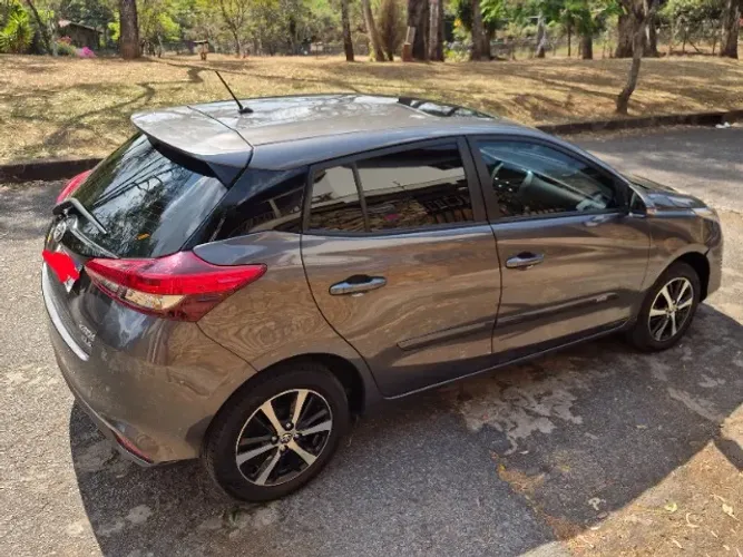 Toyota Yaris XLS Connect 1.5 Flex 16V 5P AUT 2022