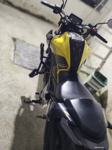 cb Twister 300 F dourada