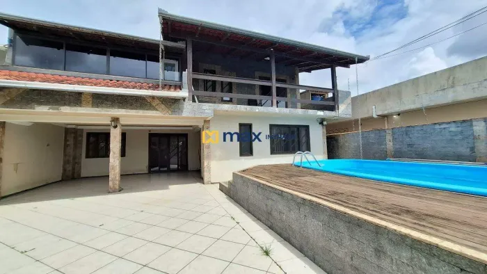 Casa 5 quartos com piscina e 4 vagas à venda no bairro São Vicente em Itajaí