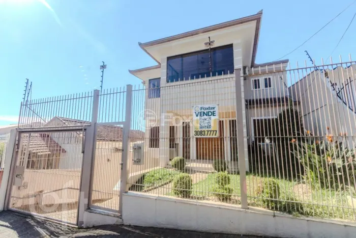 Casa à venda em Jardim Itu-Sabará com 348 m², 4 quartos, 3 suítes, 6 vagas