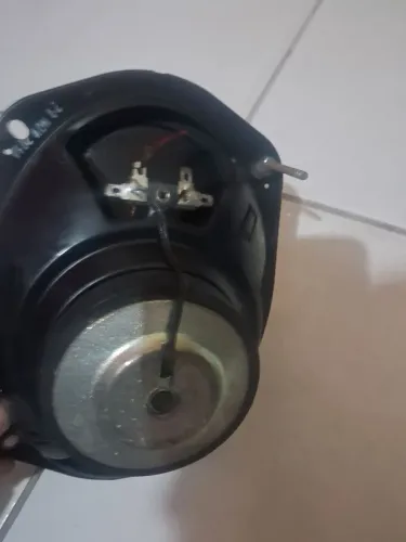 Auto falantes e aparelhos dvds com defeitos para tirar peças