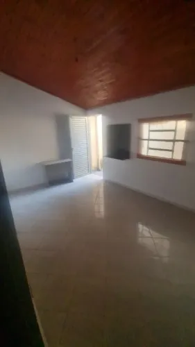 Térrea para aluguel possui 70 metros quadrados com 3 quartos em Vila Santa Helena - Goiâni