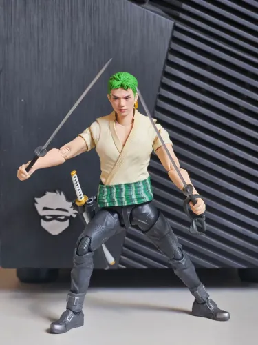 Roronoa Zoro - Boneco Articulado - Live Action