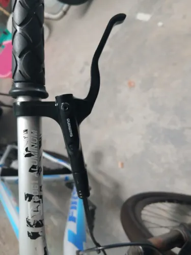 Vende-se par de MT 200