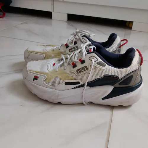 Vende-se sapato 39 Fila street em perfeito estado