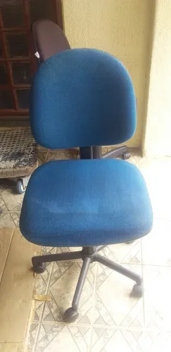 CADEIRA EXECUTIVA AZUL GIRATÓRIA