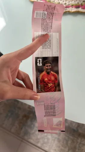 Vende-se figurinha de coxa cola yamal