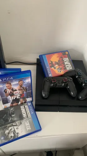 Ps4 fat 1200 5 jogos 3 controles