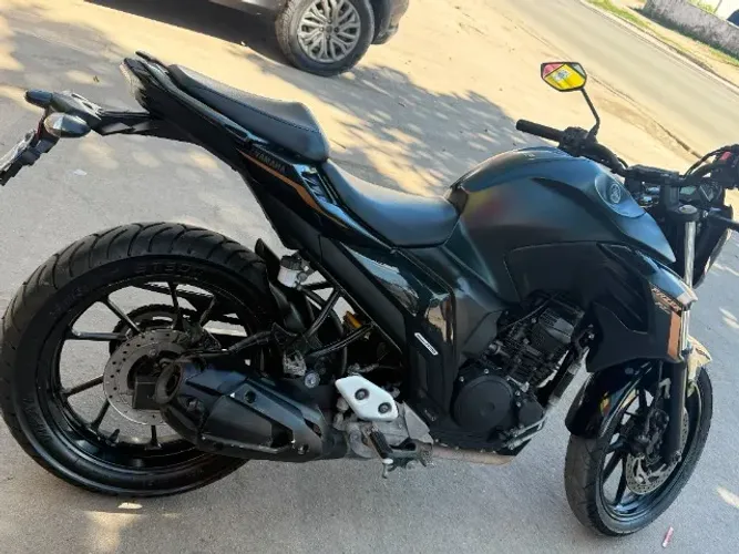Fazer 250cc Ano 2024 c/ 5 mil km nova!