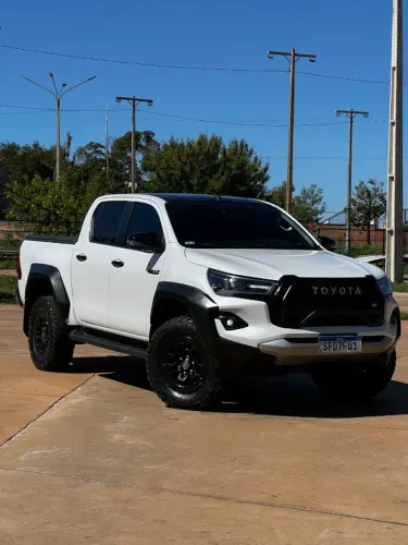 Toyota Hilux CD Gr-s 4X4 2.8 TDI Dies. Aut. 2024