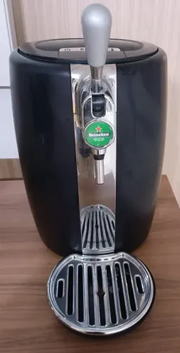 Chopeira De Cerveja Krups Heineken B101 Preto 5l 110 V Preto E Prateado (Usado)