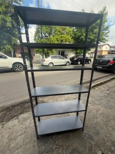 Estante de ferro nova