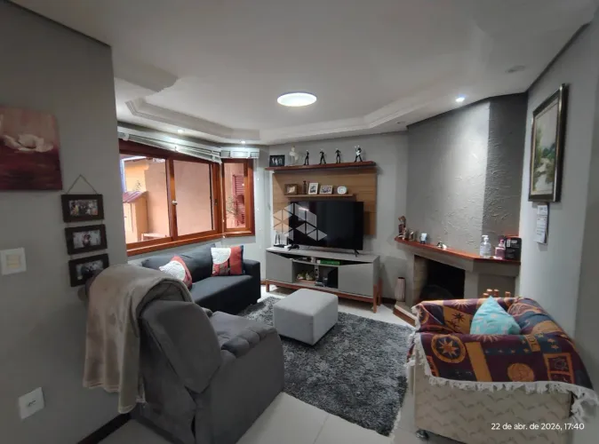 CASA EM CONDOMINIO NA ZONA SUL COM QUADRA E LOCAL PARA PET