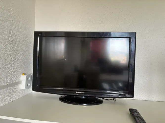 TV Panasonic Viera 32" LCD - Modelo Clássico com Controle