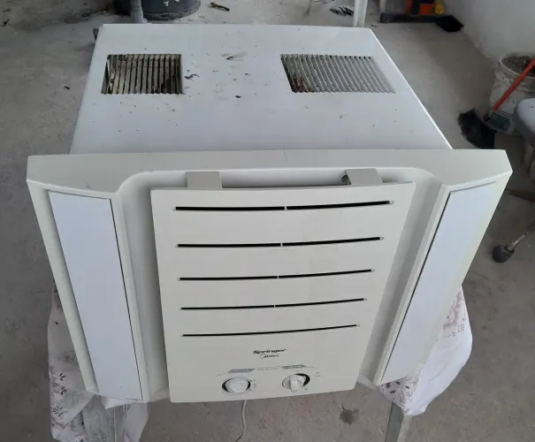 Ar Condicionado de janela 7 500 funcionando perfeitamente
