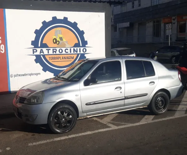Renault Clio Sed. Authentique Hi-flex 1.0 16V 4P 2008
