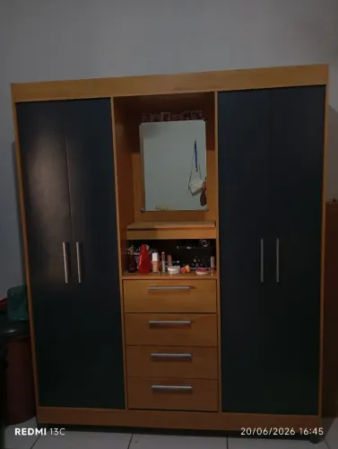 Guarda-Roupa Casal- Conservado (ACEITO NEGOCIAÇÕES.)