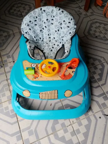 Vendo andador de criança