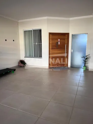 Casa com 3 dormitórios sendo 1 suite com banheira