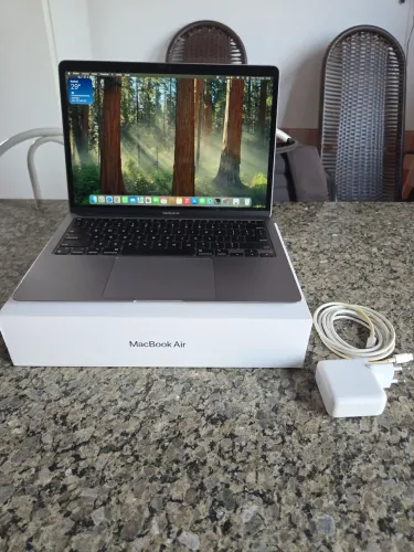 Macbook Air M1 com caixa e acessórios