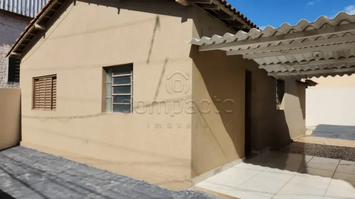 Casa | 2 Dormitórios | 2 Vagas de Garagem