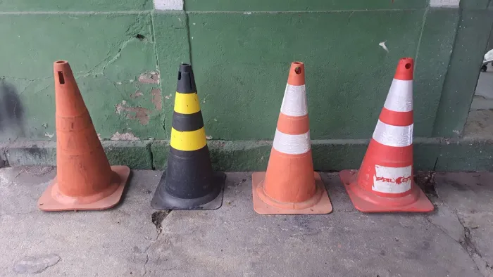 Vendo cones de sinalização