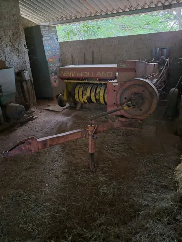 Enfardadeira de Feno NEW HOLLAND