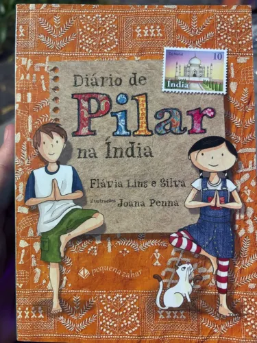 Vendo o livro Diário de Pilar na Índia